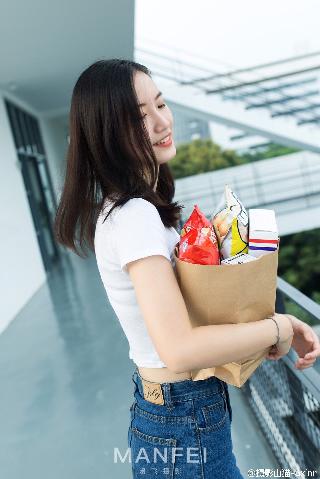 外回り中に突然の大雨一雨宿